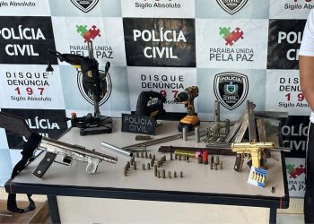 Fábrica clandestina de armas é descoberta e homem é preso em flagrante, em Cabedelo