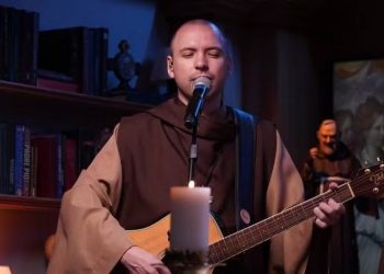 Frei Gilson fará show em dezembro na Praia de Tambaú, em João Pessoa