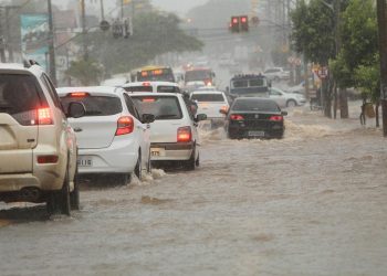 João Pessoa e cidades do Litoral da Paraíba estão sob alerta de fortes chuvas e ventania