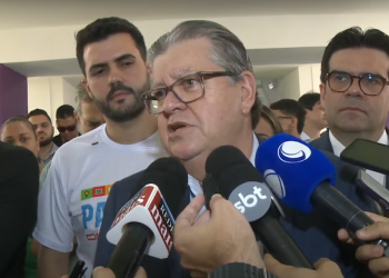 João Azevêdo indica que PSB deve disputar posto de vice na chapa de Lucas Ribeiro