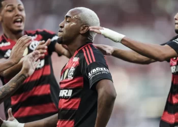 Flamengo leva bicampeonato do Intercontinental Sub-20 após empate eletrizante com Barcelona