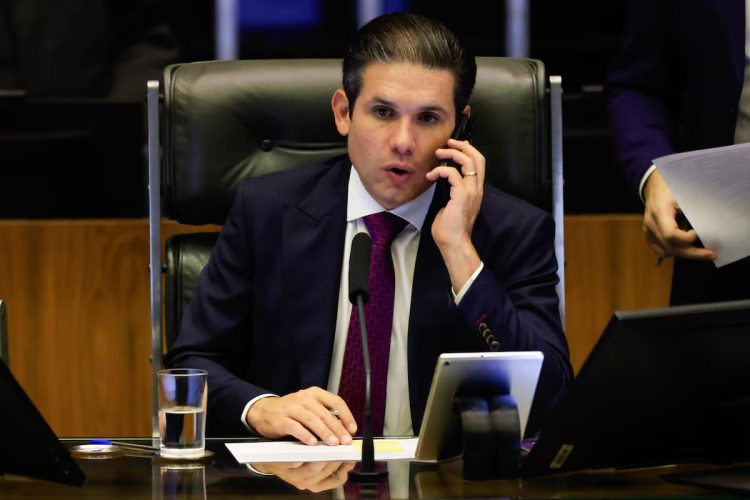 Isenção do IR até R$ 5 mil avança na Câmara; texto prevê compensação com taxação de dividendos