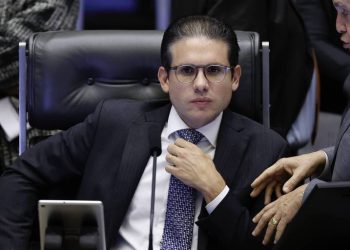 Hugo Motta encaminha suspensão de mandatos de deputados envolvidos na invasão do plenário