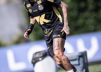 Neymar sofre edema na coxa e deve ficar fora da convocação para Eliminatórias