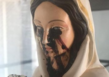 Milagre ou manipulação? Estátua que “chorava sangue” na Itália é desmascarada por testes de DNA