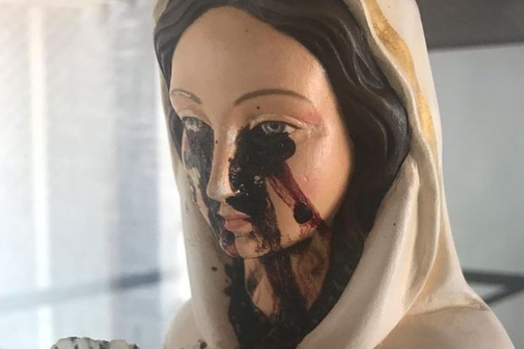 Milagre ou manipulação? Estátua que “chorava sangue” na Itália é desmascarada por testes de DNA