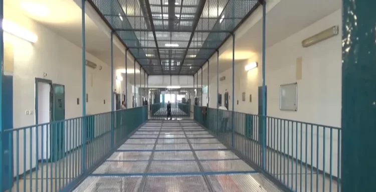 Veja como é a prisão onde está Carla Zambelli