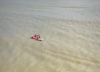 Barco à deriva em João Pessoa mobiliza Corpo de Bombeiros e termina com resgate seguro