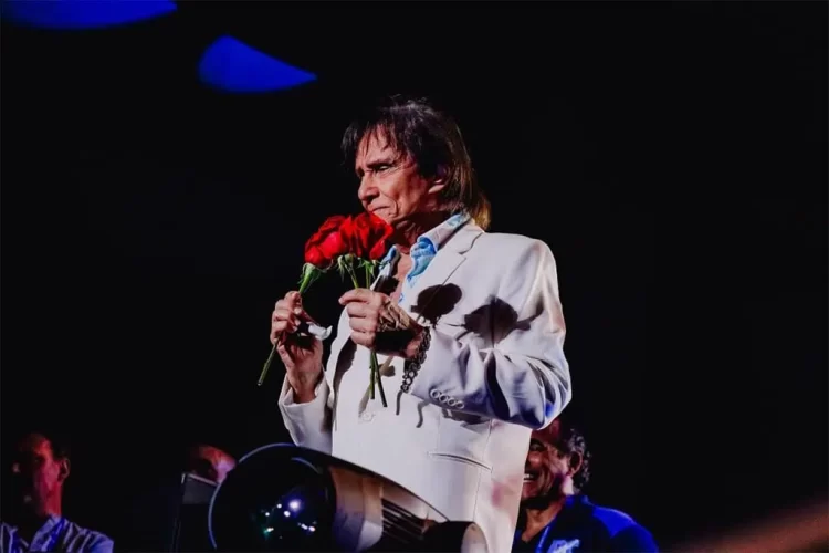 Roberto Carlos e seus 400 mil fãs: festa, economia e convivência impecável