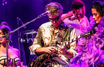 Rogério Meanda, guitarrista da Blitz e parceiro de Cazuza, morre aos 66 anos