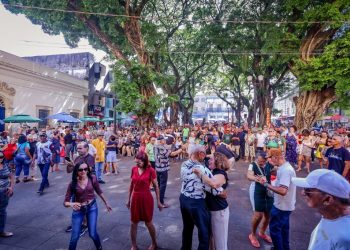 Sabadinho Bom apresenta saxofonista Draylton Siqueira