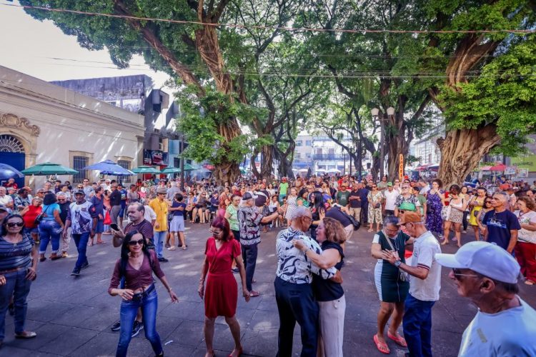 Sabadinho Bom apresenta saxofonista Draylton Siqueira