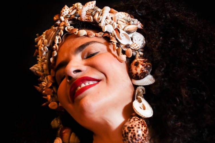Vanessa da Mata encerra com show gratuito a 50ª edição do Festival de Inverno de Campina Grande