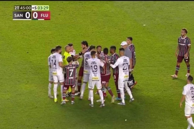 Reencontro de ex-companheiros marca empate entre Santos e Fluminense