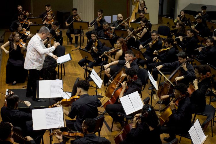 Orquestra Jovem da Paraíba apresenta concerto com ópera, solo de clarinete e música com temas nordestinos