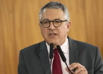 EUA impõem restrições ao ministro Padilha em meio a tensão diplomática