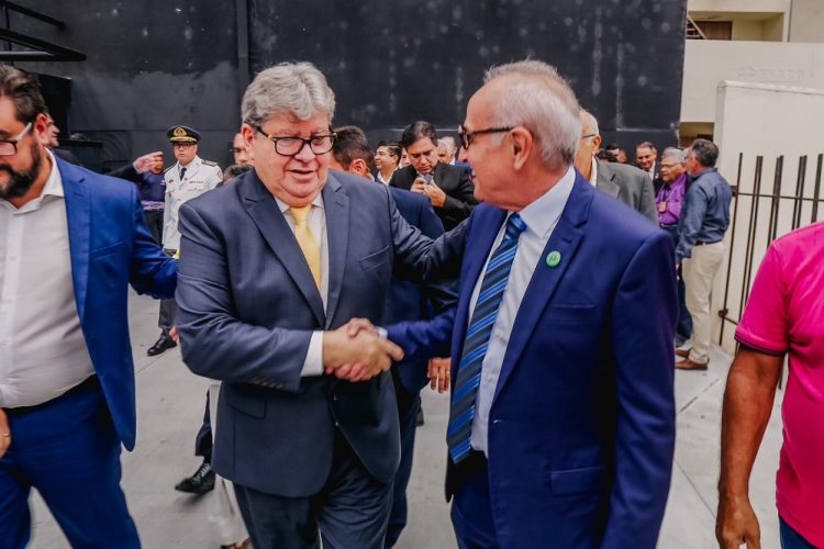 Aliança entre Cícero Lucena e João Azevêdo permanece firme, afirma vice-prefeito