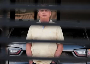 Bolsonaro não vai direto para a prisão; defesa já mira recursos internacionais