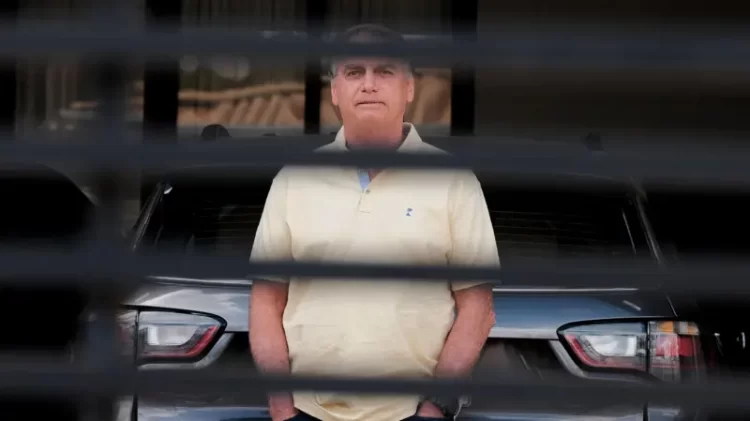 Bolsonaro não vai direto para a prisão; defesa já mira recursos internacionais