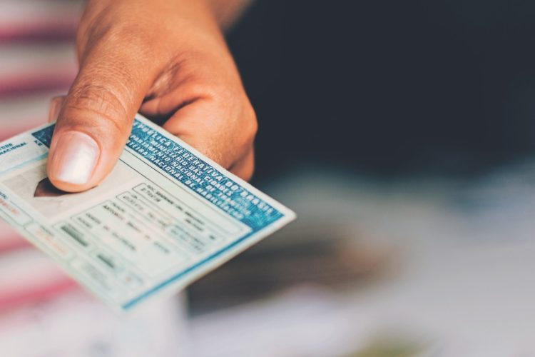 Carteira de motorista pode ficar até 80% mais barata com novas regras do governo
