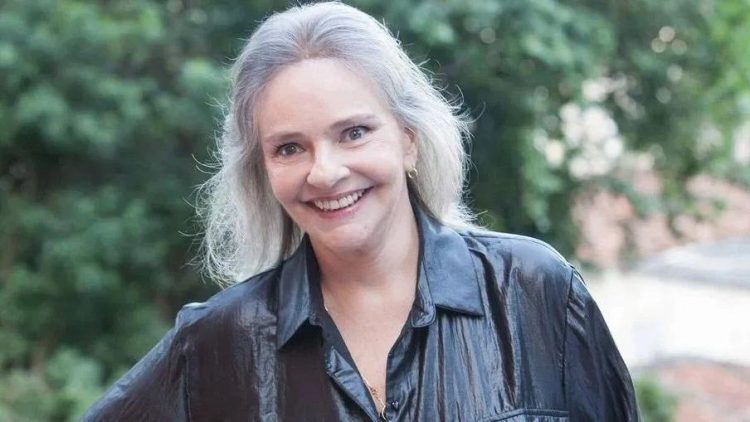 Cantora Angela Ro Ro morre aos 75 anos