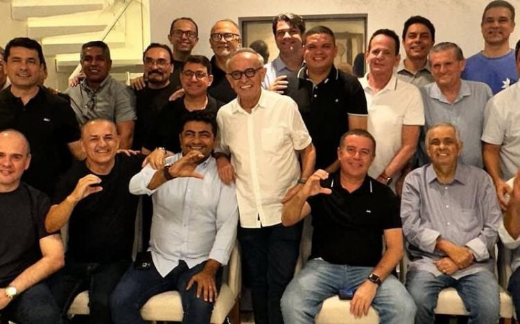 Cícero Lucena recebe apoio de vereadores e reforça pré-candidatura ao Governo da Paraíba