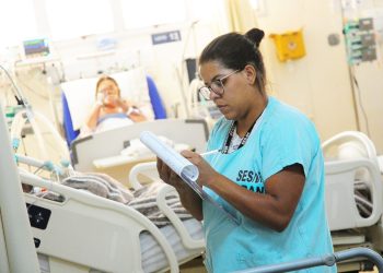 Enfermeiros passam a prescrever antibióticos com registro oficial em farmácias