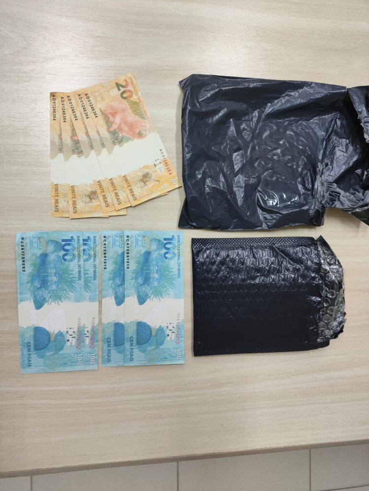 Homem é preso pela Polícia Federal após receber cédulas falsas em Campina Grande