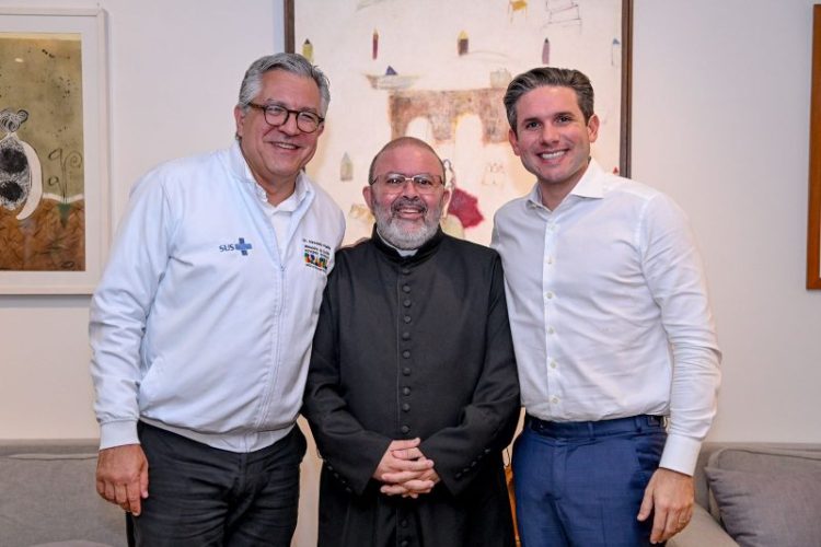 Hugo anuncia R$ 500 mil para Hospital Padre Zé, em João Pessoa