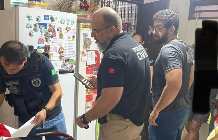 Jardineiro é investigado por armazenamento de imagens de abuso sexual infantil, em João Pessoa