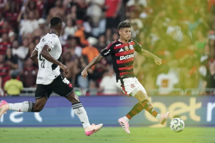 Empate agitado no Maracanã: Flamengo e Vasco não saem do 1 a 1