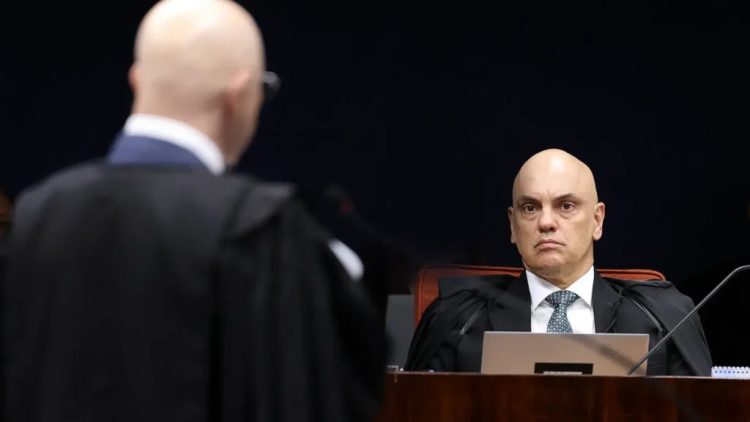 STF abre julgamento de Bolsonaro com embate jurídico e pressão política