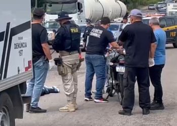 Motociclista de aplicativo morre e passageira fica ferida em acidente envolvendo caminhão, na BR-230