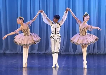 Aluno de João Pessoa brilha no palco do Teatro Bolshoi em Moscou