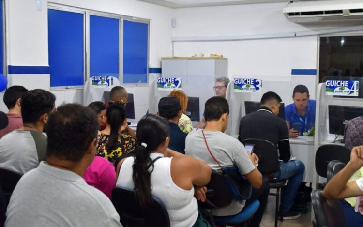 Paraíba inicia semana ofertando mais de mil vagas de emprego em 14 cidades