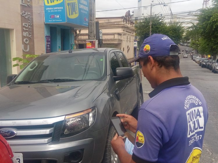 Patos cria Zona Azul e define ruas com cobrança de estacionamento