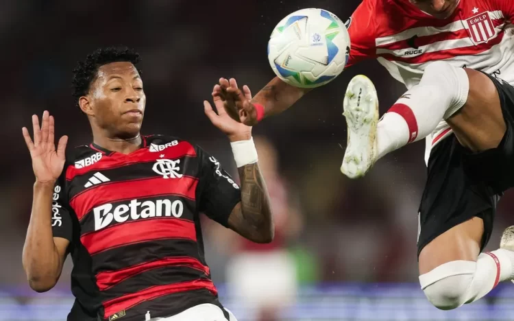 Conmebol volta atrás e libera Gonzalo Plata para decisão contra o Estudiantes