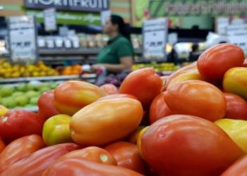 Preço do tomate varia mais de 329% em supermercados de João Pessoa, aponta Procon-JP