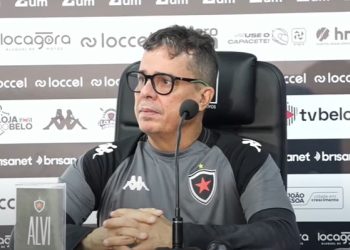 Botafogo-PB anuncia saída do treinador Evaristo Piza