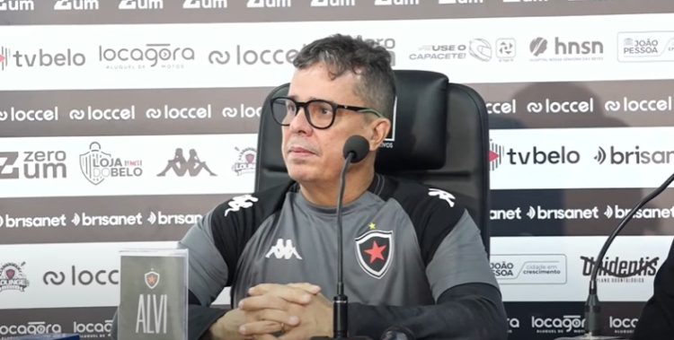 Botafogo-PB anuncia saída do treinador Evaristo Piza