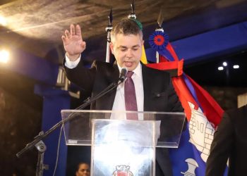 Procuradoria Eleitoral da Paraíba recomenda manter cassação do prefeito de Cabedelo por compra de votos em 2024