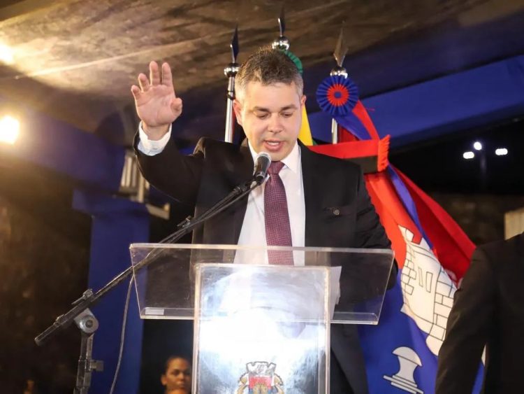 Procuradoria Eleitoral da Paraíba recomenda manter cassação do prefeito de Cabedelo por compra de votos em 2024