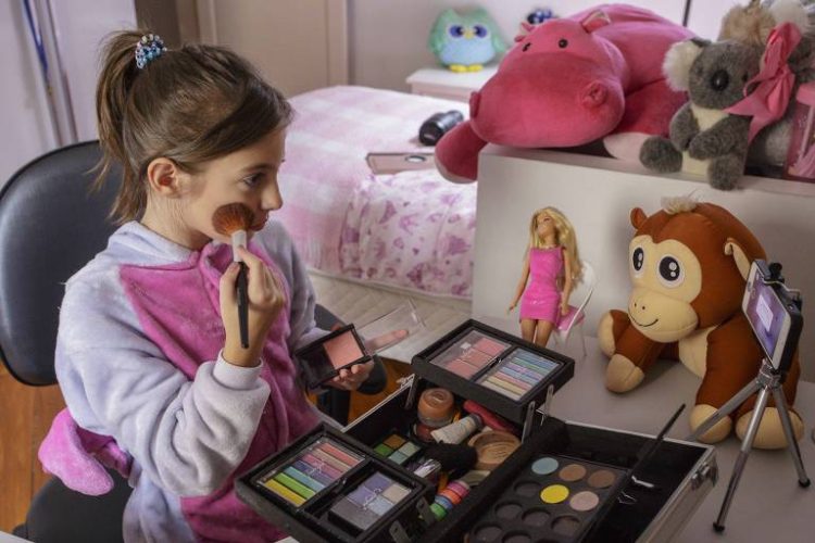 Quando o skincare vira espetáculo: os riscos psico‑sociais e físicos das “Sephora Kids”