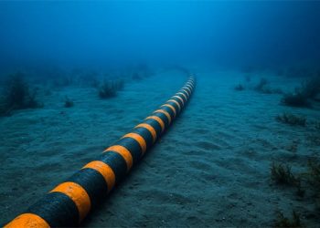 Cabos submarinos cortados no Mar Vermelho causam lentidão; Azure reage com roteamento