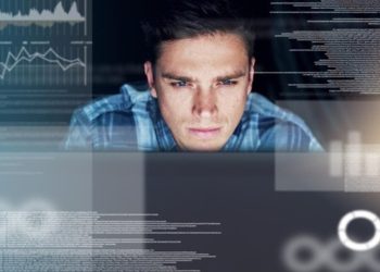 Monitoramento digital no home office: Itaú demite cerca de mil funcionários após divergências em produtividade