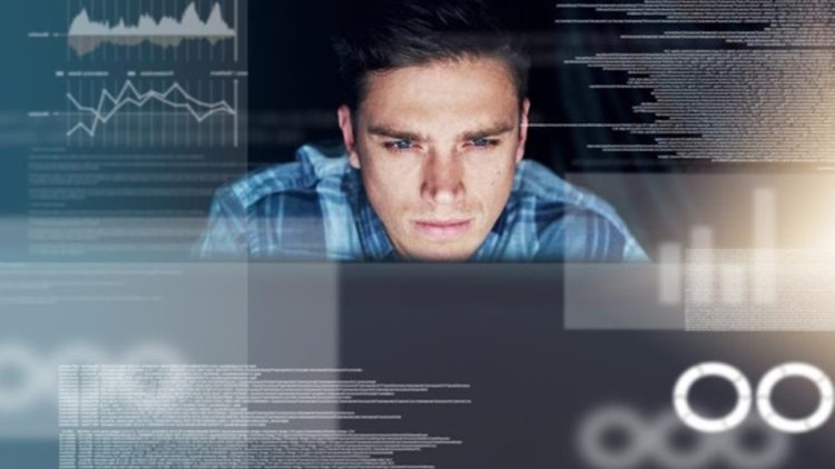 Monitoramento digital no home office: Itaú demite cerca de mil funcionários após divergências em produtividade