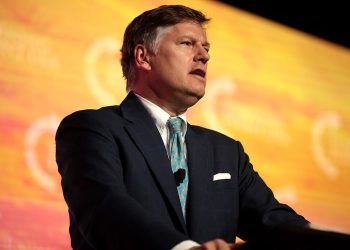 Brasil e EUA à beira de um colapso diplomático: Bolsonaro, Moraes e as ameaças de sanções econômicas