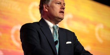 Brasil e EUA à beira de um colapso diplomático: Bolsonaro, Moraes e as ameaças de sanções econômicas