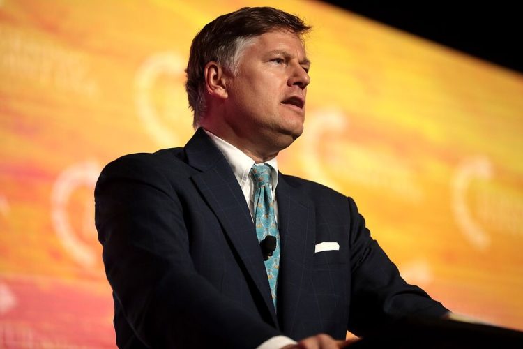 Brasil e EUA à beira de um colapso diplomático: Bolsonaro, Moraes e as ameaças de sanções econômicas